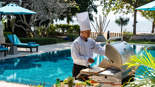 Ban Laem Set Villa personeel