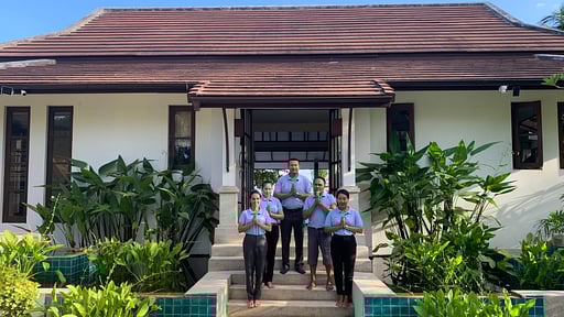 Ban Laem Set Villa personeel