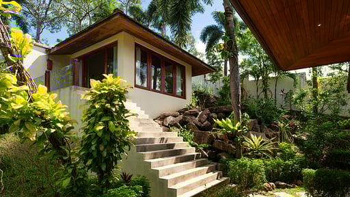 Ban Reemo Surroundings