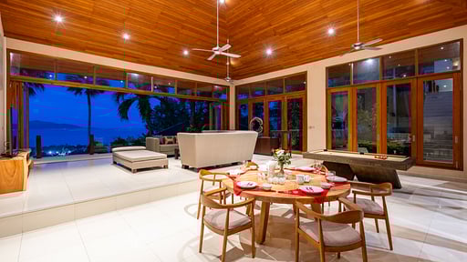 Ban Reemo Zona pranzo