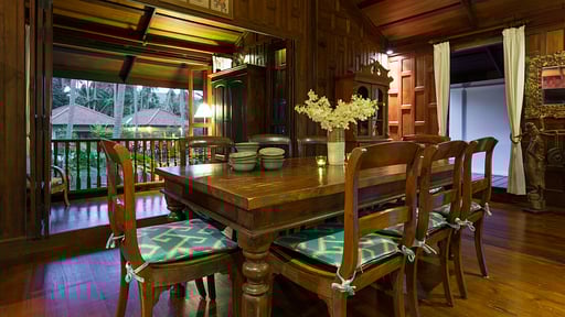 Ban Sairee Dining area