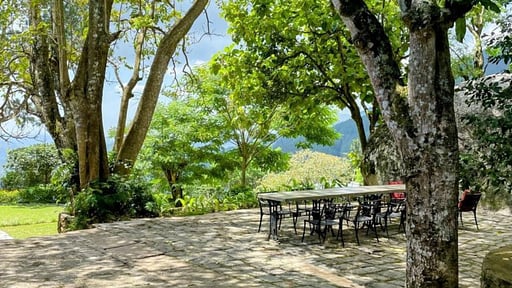Bawlana Estate Bungalow Dining area