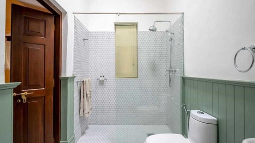 Bawlana Estate Bungalow Bedroom 1