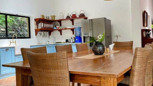 Bawlana Estate Bungalow Dining area