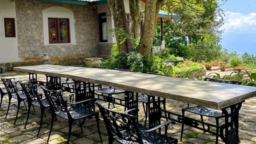 Bawlana Estate Bungalow Dining area