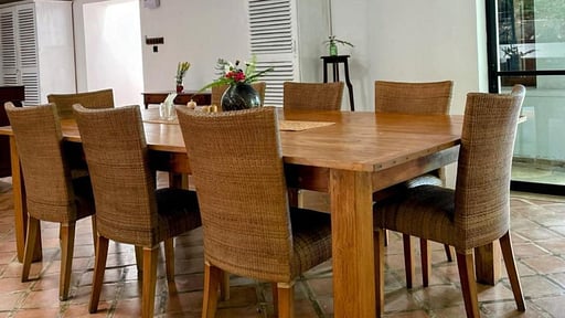 Bawlana Estate Bungalow Dining area