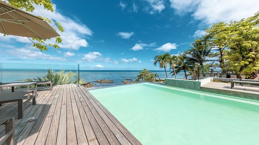 Beach Mountain Deluxe Apartment Zwembad