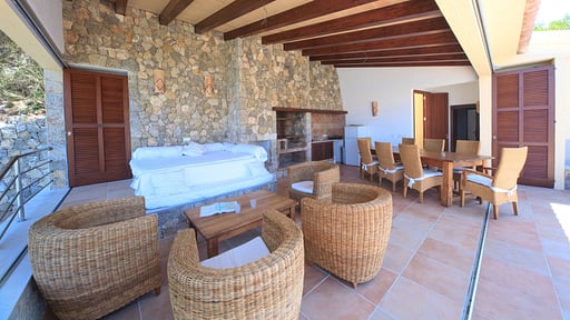 Beach Villa Cala Carbo Обеденная зона