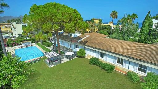 Beach Villa Can Ros Swimming pool