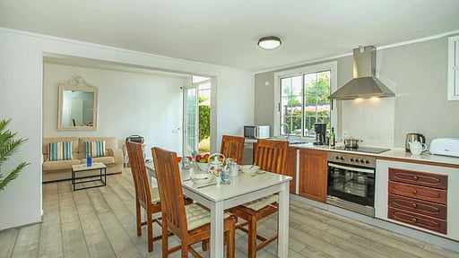 Beach Villa Can Ros Dining area