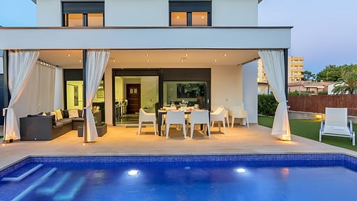 Beach Villa Cosins 1 Mel Swimming pool