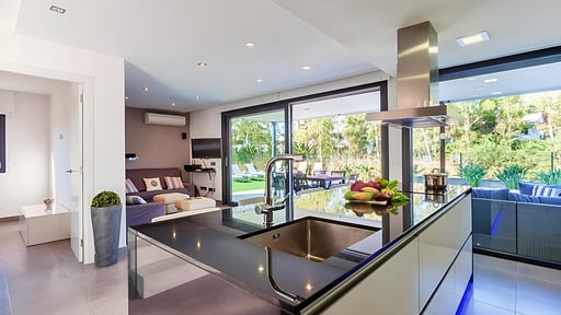 Beach Villa Cosins 1 Mel Kitchen