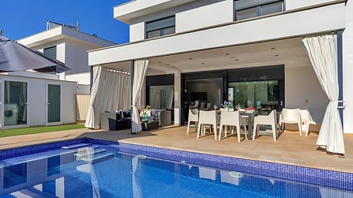 Beach Villa Cosins 1 Mel Swimming pool