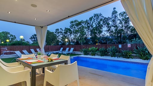 Beach Villa Cosins 1 Mel Dining area