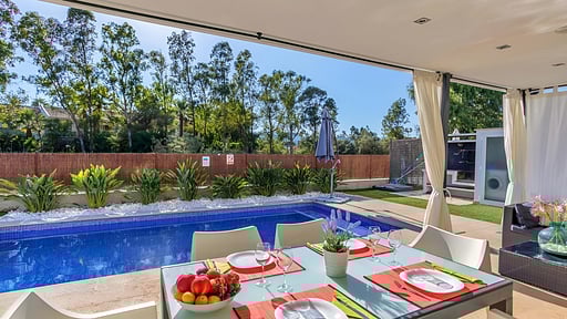 Beach Villa Cosins 1 Mel Dining area