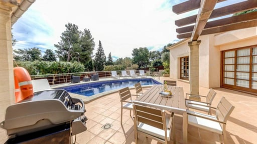 Beach Villa Margot Dining area
