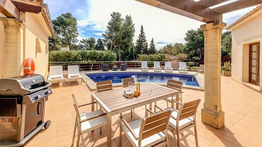 Beach Villa Margot Dining area