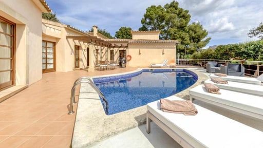 Beach Villa Margot Swimming pool