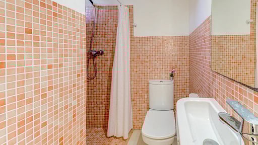 Beach Villa Pins Bedroom 1