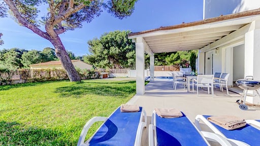 Beach Villa Pins Garden