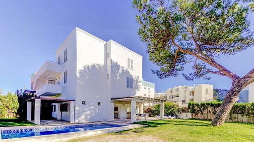 Beach Villa Pins Garden