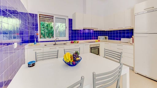 Beach Villa Pins Kitchen