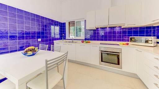 Beach Villa Pins Kitchen