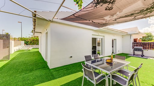 Beach Villa Ribot I Terrasse