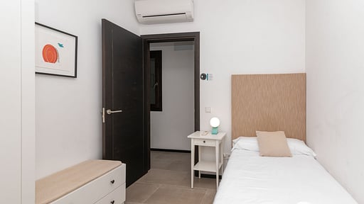 Beach Villa Silver Bedroom 4