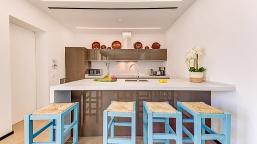 Beach Villa Silver Kitchen