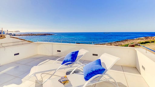 Beachfront Apartment Migjorn Cel Terrace/Veranda