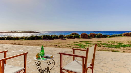 Beachfront Apartment Migjorn Playa Terrace/Veranda