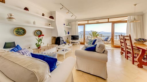 Beachfront Apartment Simar Living room