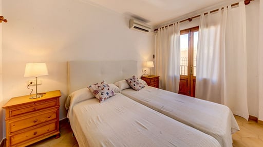 Beachfront Apartment Simar Bedroom 4