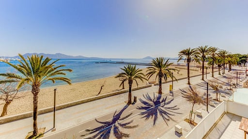 Beachfront Apartment Simar Beach