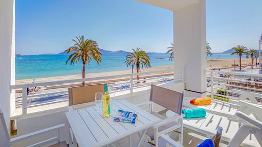 Beachfront Apartment Sivella Terrace/Veranda 2