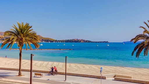 Beachfront Apartment Sivella Beach