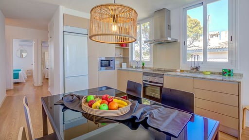 Beachfront Apartment Sivella Dining area