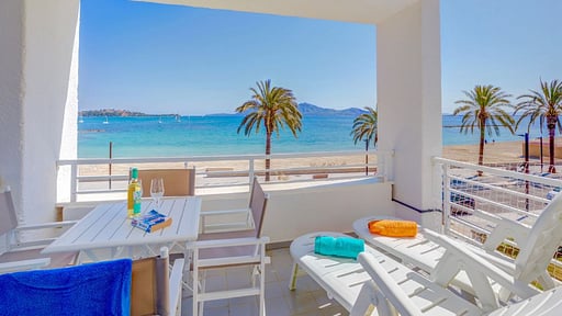 Beachfront Apartment Sivella Terrace/Veranda 2