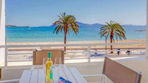 Beachfront Apartment Sivella Terrace/Veranda 2