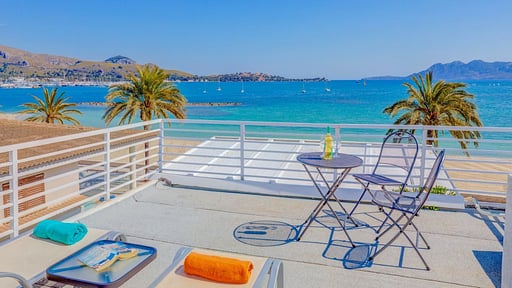 Beachfront Apartment Sivella Terrace/Veranda 1