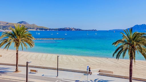 Beachfront Apartment Sivella Beach