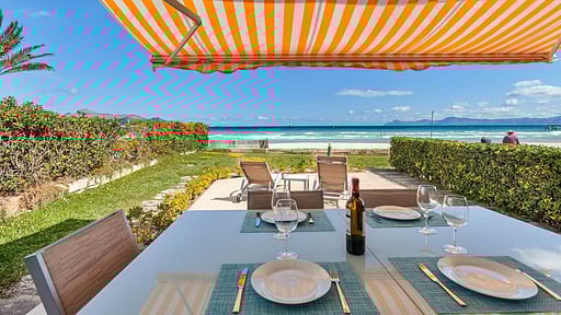 Beachfront Villa Socias Playa Zona pranzo