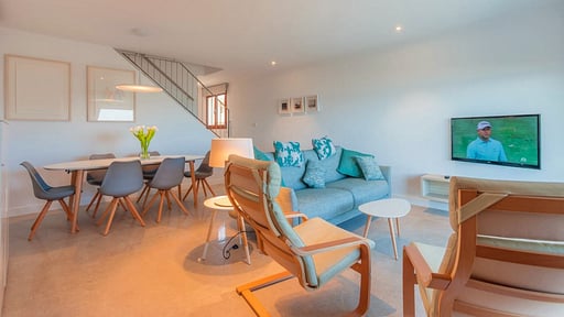 Beachfront Villa Socias Playa Soggiorno