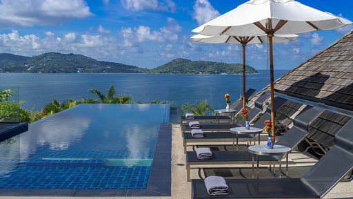 Villa Benyasiri Swimming pool