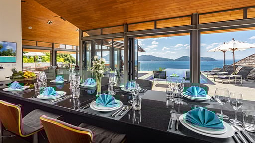 Villa Benyasiri Dining area