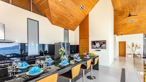 Villa Benyasiri Dining area