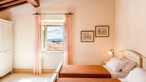 Bisenzio Farmhouse Camera da letto 6