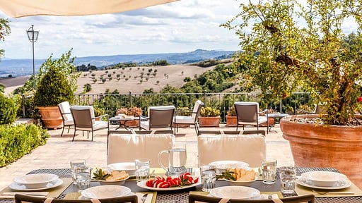 Bisenzio Farmhouse Zona pranzo