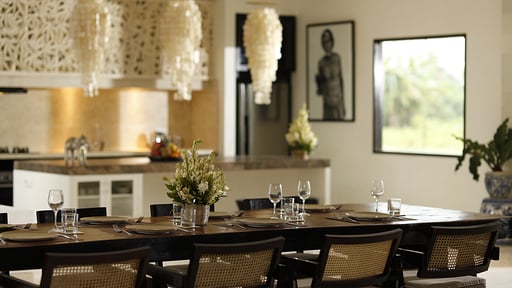 Black Beach Villa Essecke